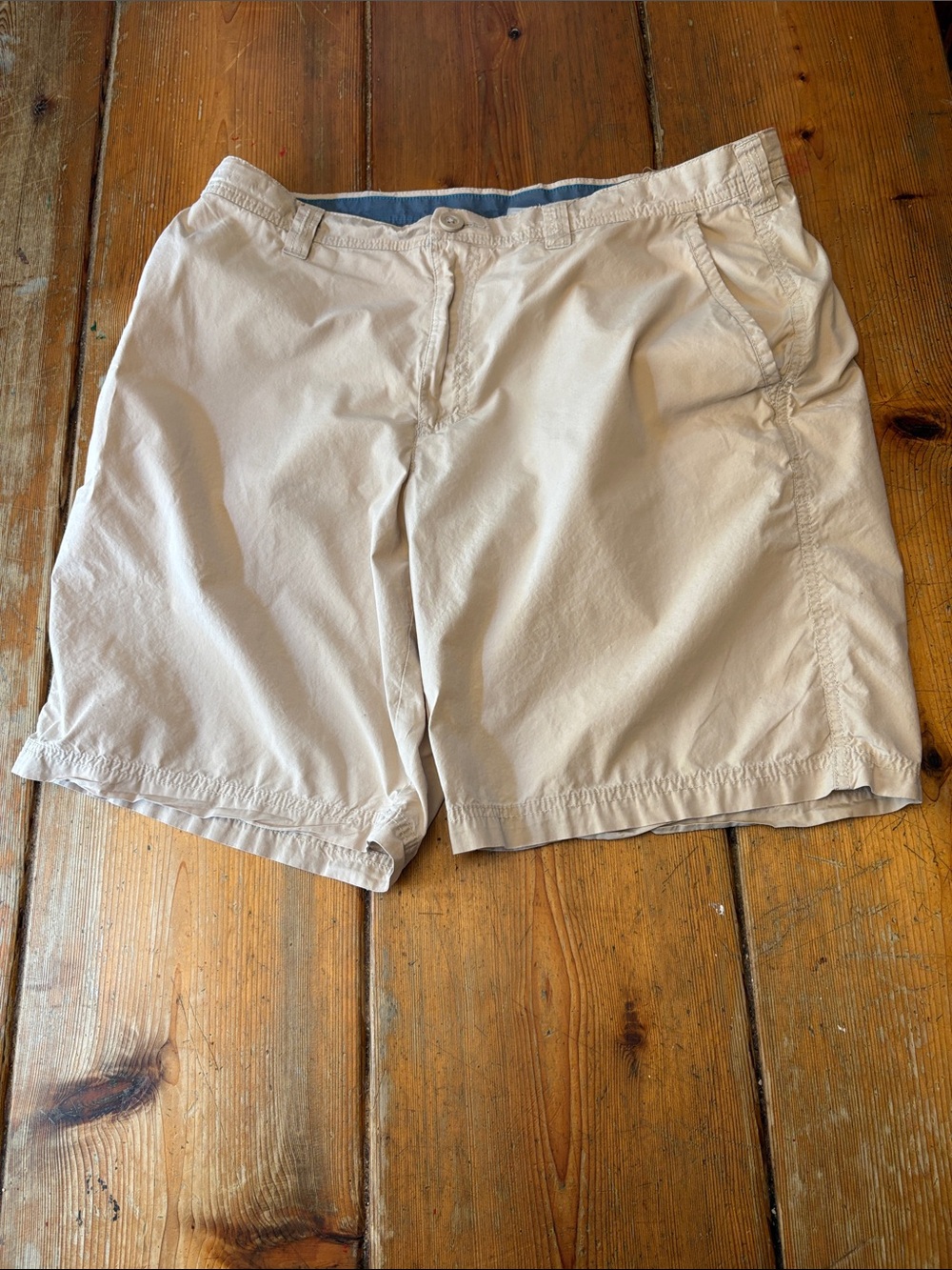 Columbia Men’s Tan Outdoor Shorts 36 Cotton Flat Front Casual Hiking